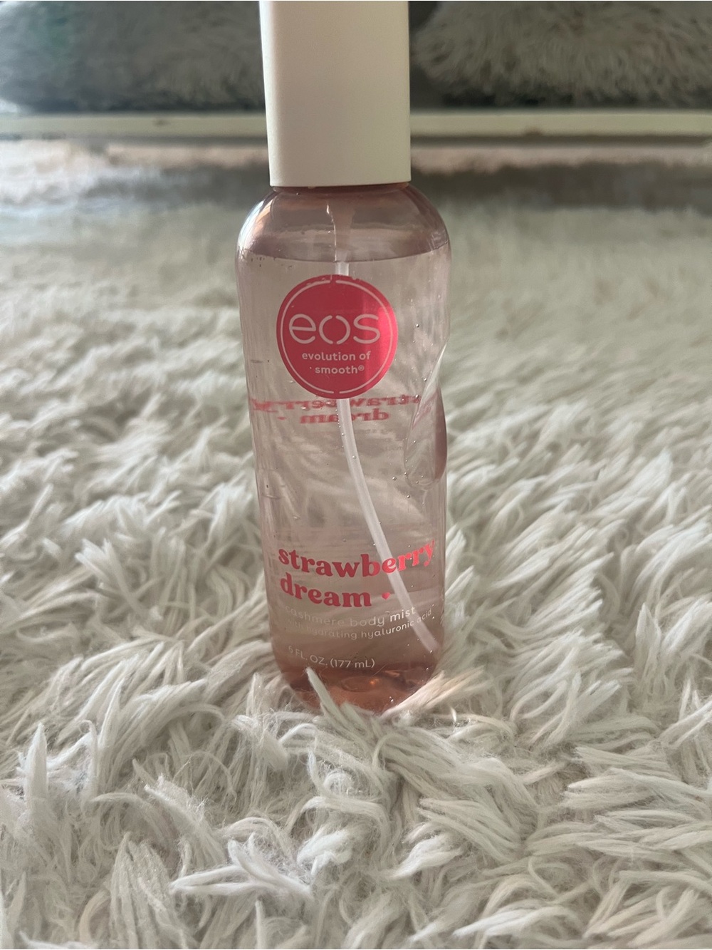 eos Strawberry Dream Hydrating Body Mist - Pink